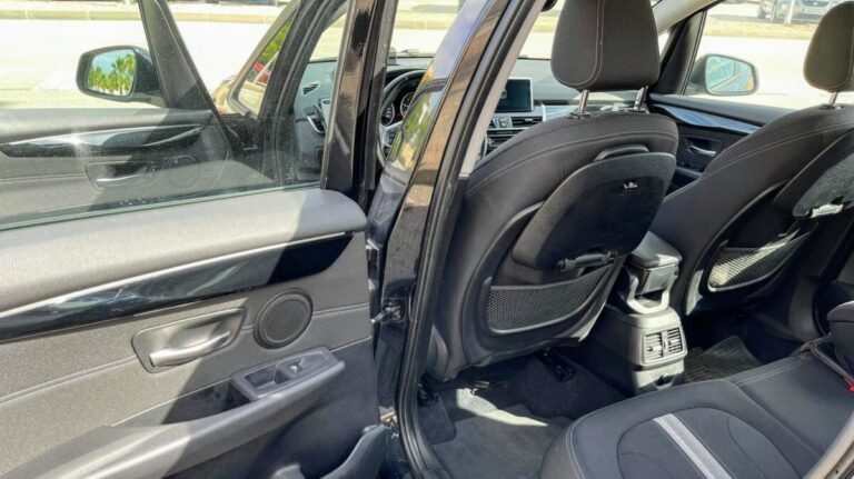 Puertas y asientos Bmw 216
